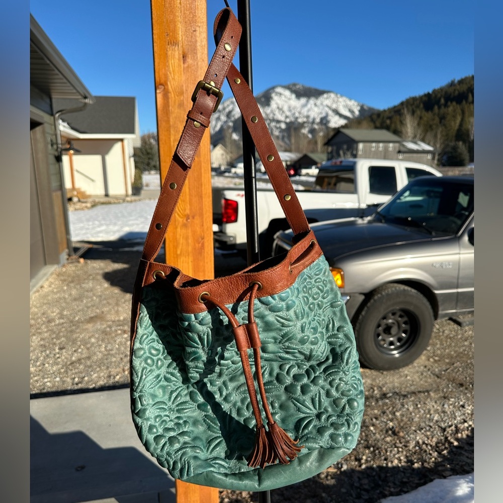 Anabaglish Leather Bucket Bag